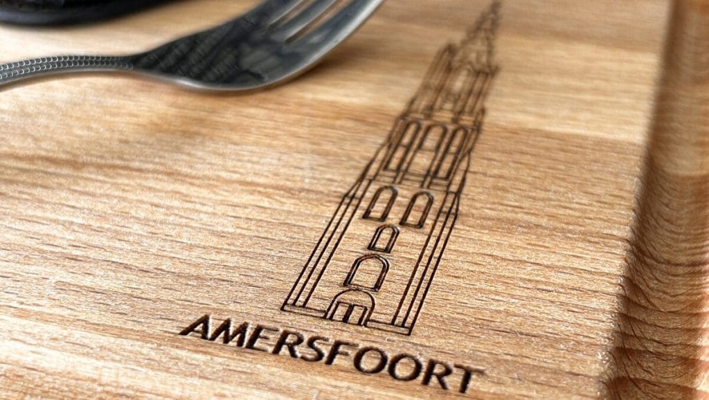 houtgravering op borrelplank of snijplank