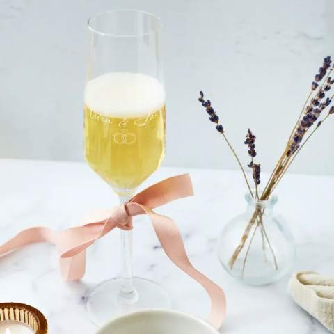 Champagnecadeaus met gegraveerde glazen