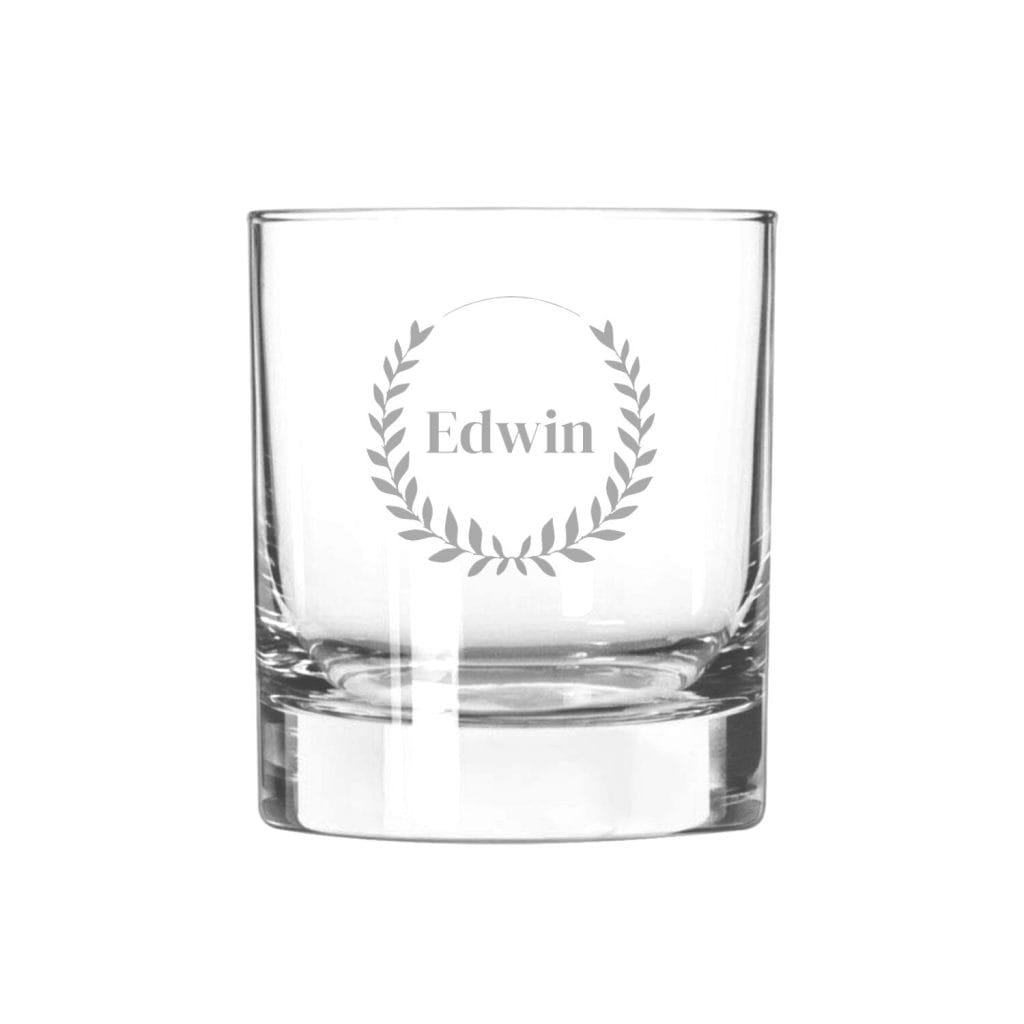 Whiskyglas gegraveerd met de naam Edwin in een lauwerkrans